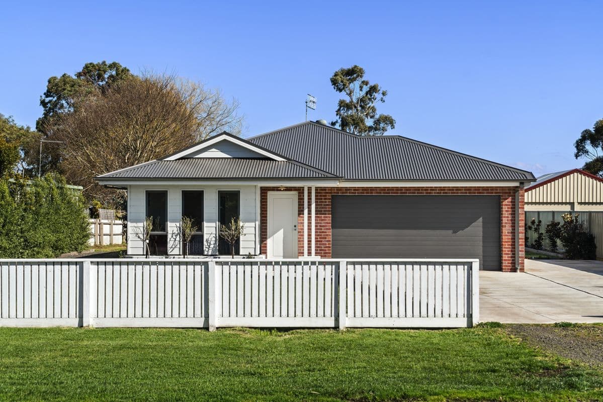 587 Corangamite Lake Road
