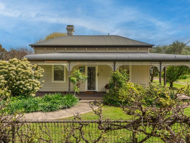 5 Baird Street, Violet Town