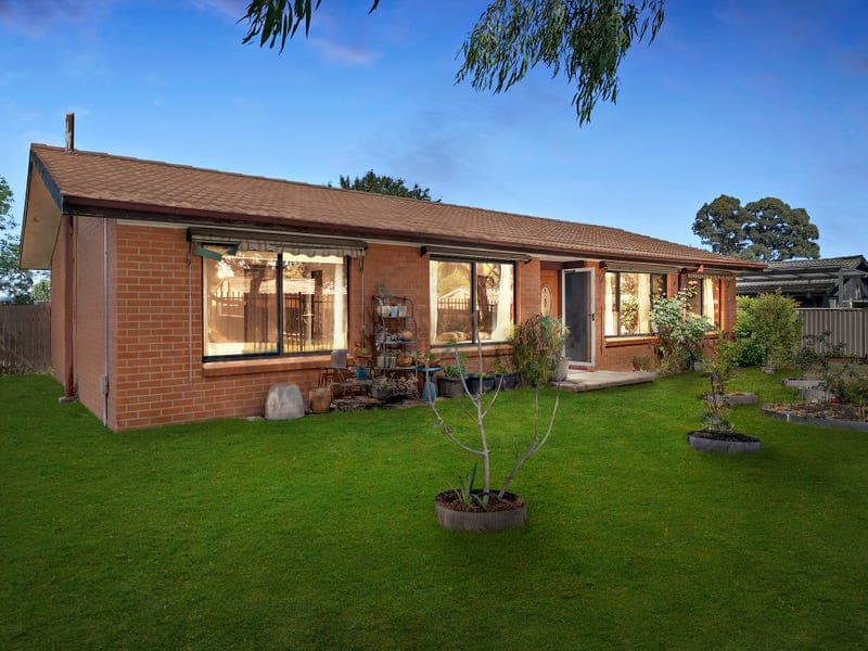 15 Macintyre Place, Charnwood