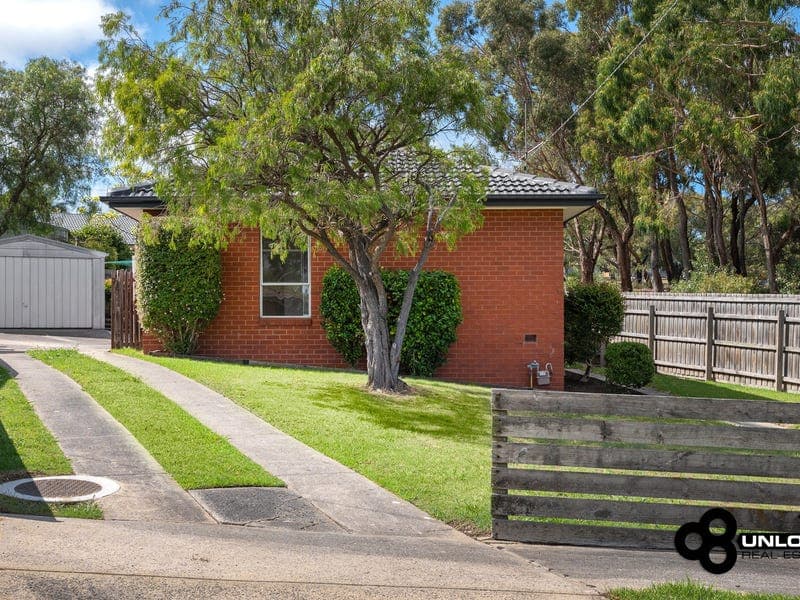 24 Banksia Crescent, Churchill