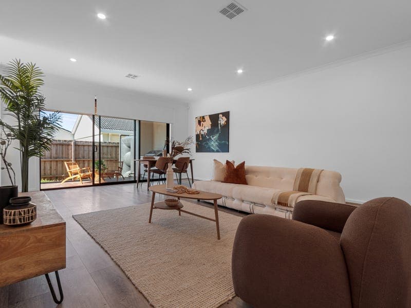 1/12 MAPLE STREET