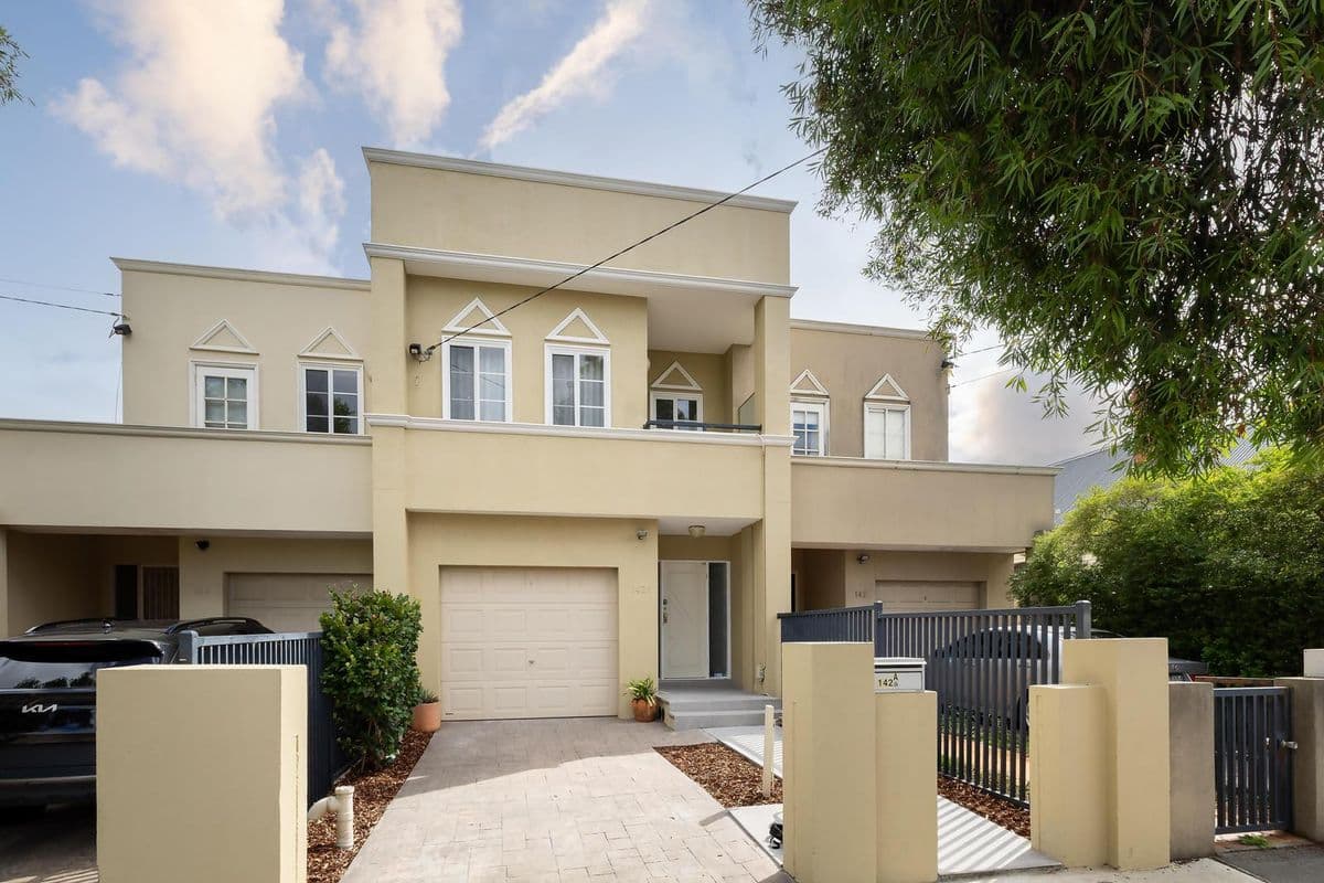 142A Hope Street