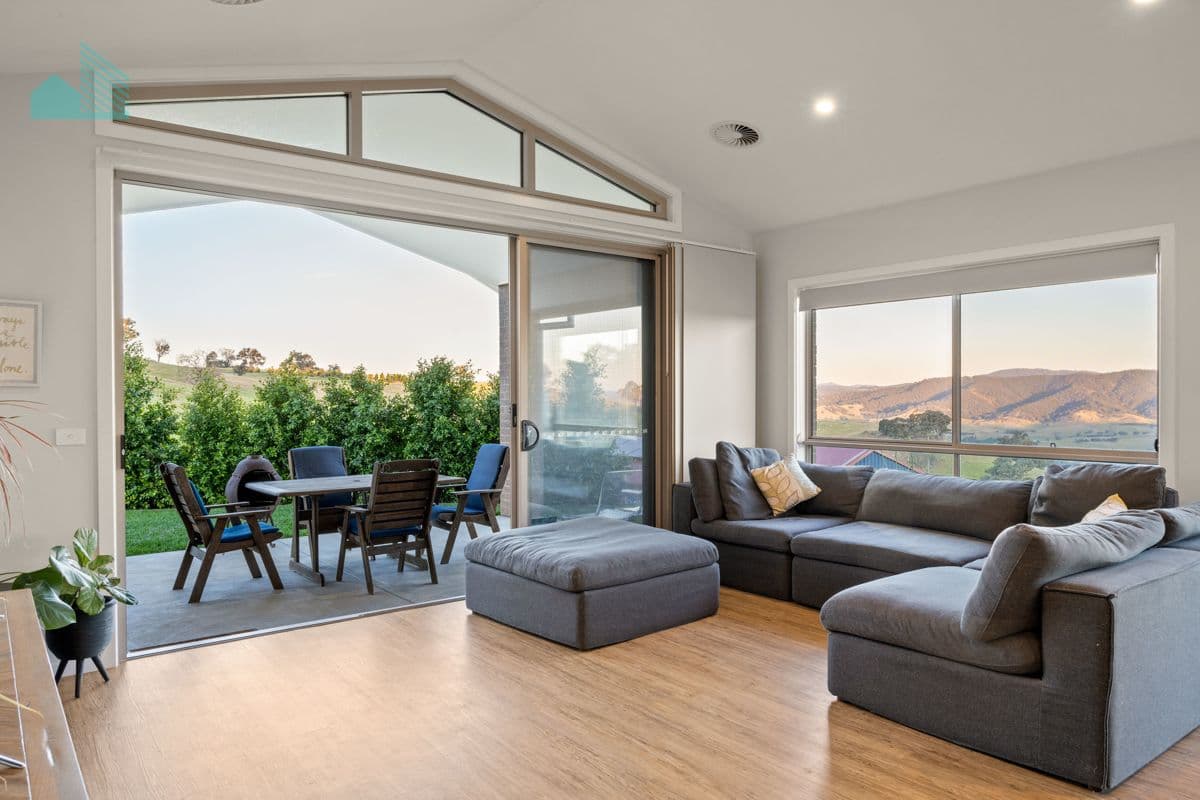 90 Flagstaff Road