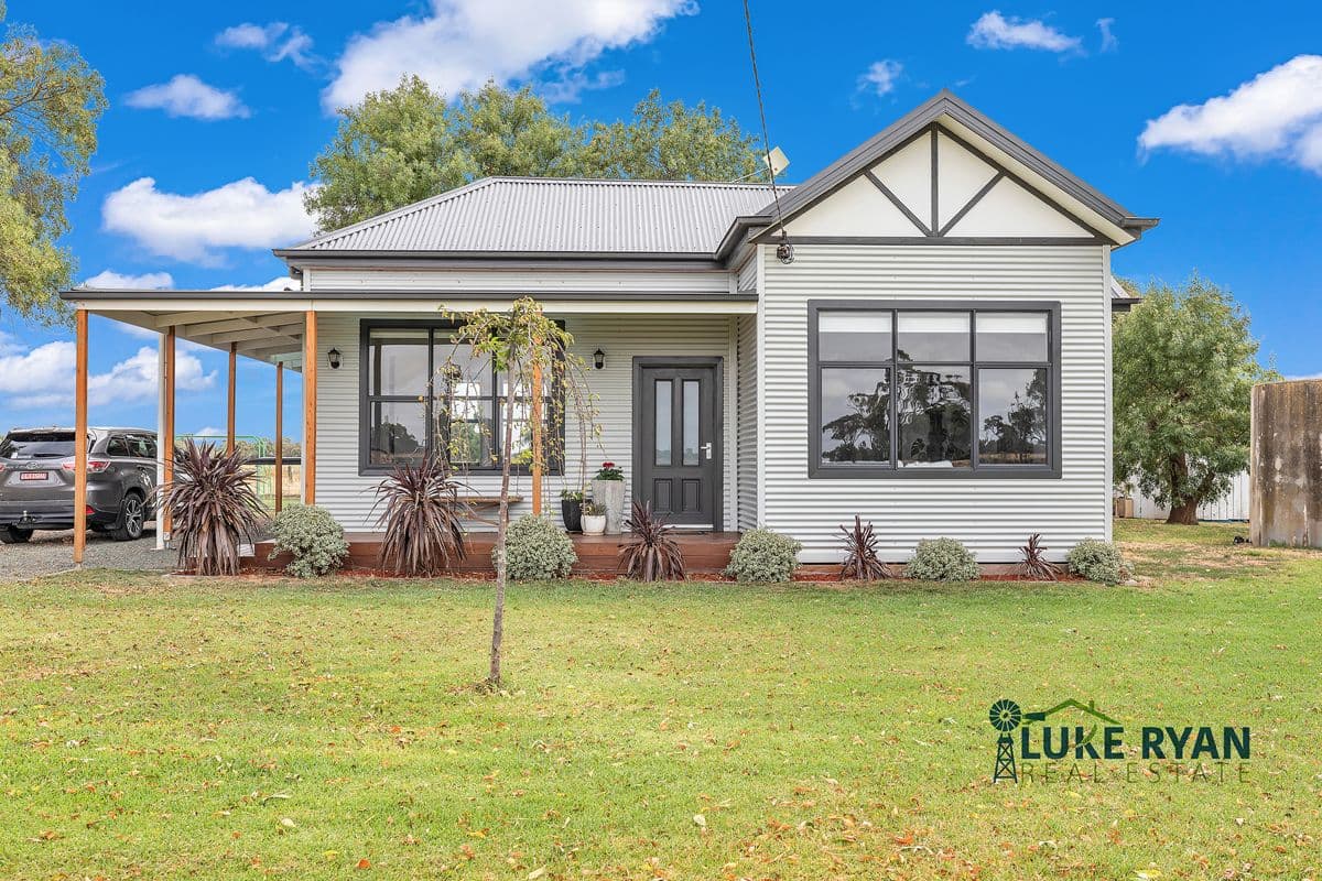 1554 Strathallan Road