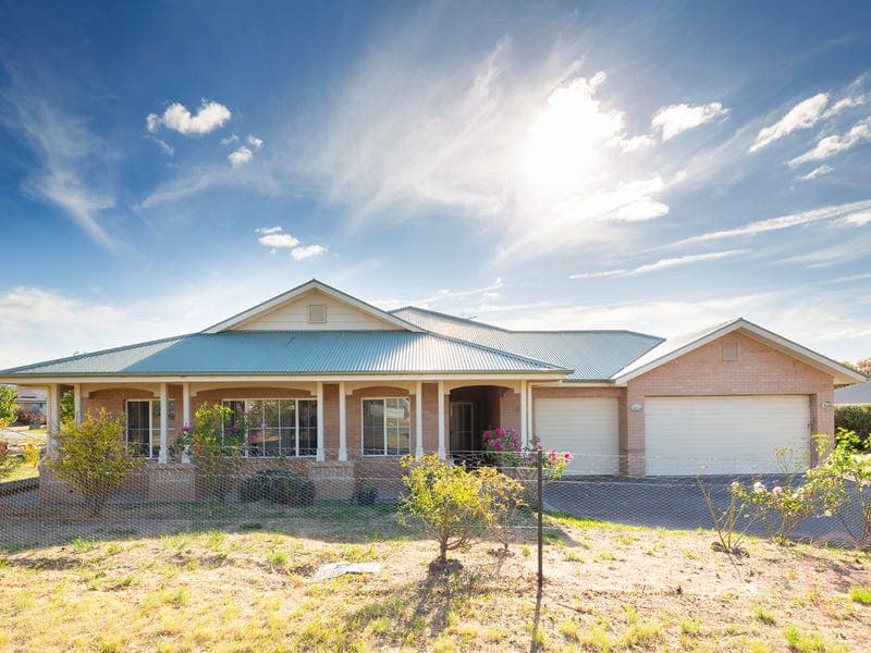 1 Len Ryan Street