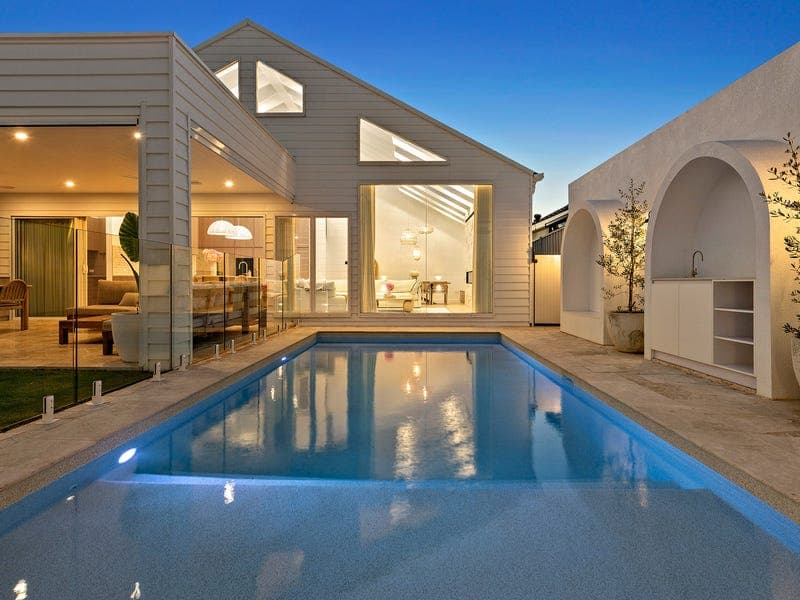 4 Mawson Street
