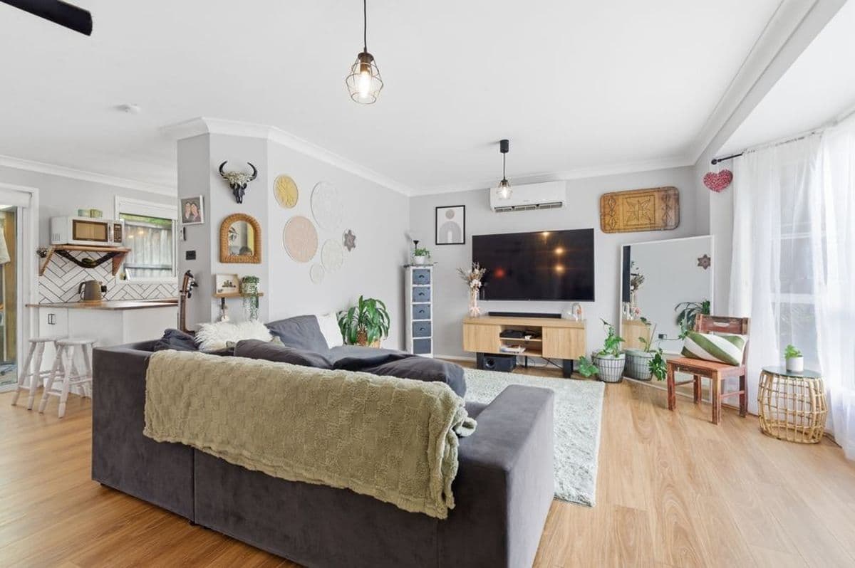 2 Flintwood Place
