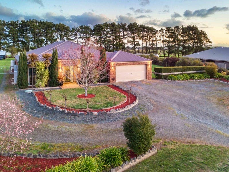 13 Diamond Drive, Cardigan Village