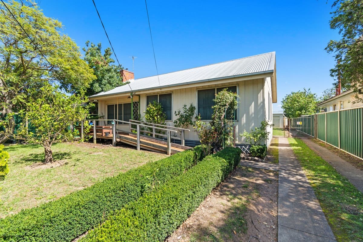 15 Knight Street
