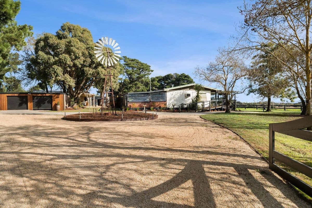 4305 Creswick Newstead Road