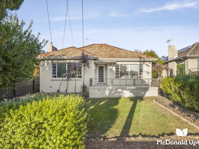 6 Clydebank Road, Essendon West