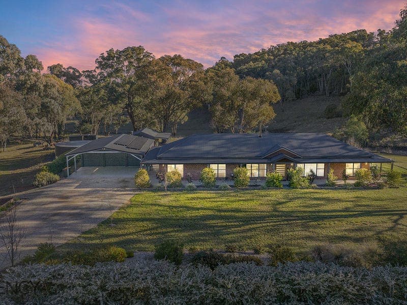 7 White Hill Lane, Clifton Grove