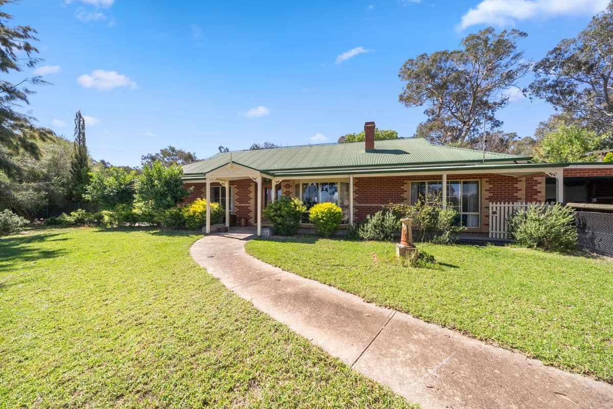 625 Old Tolmie Road