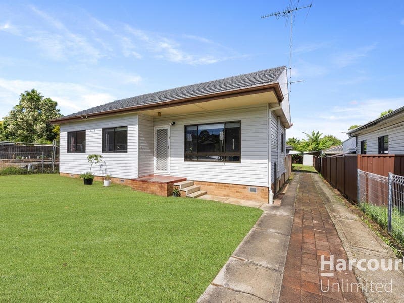4 Matthew Crescent, Blacktown