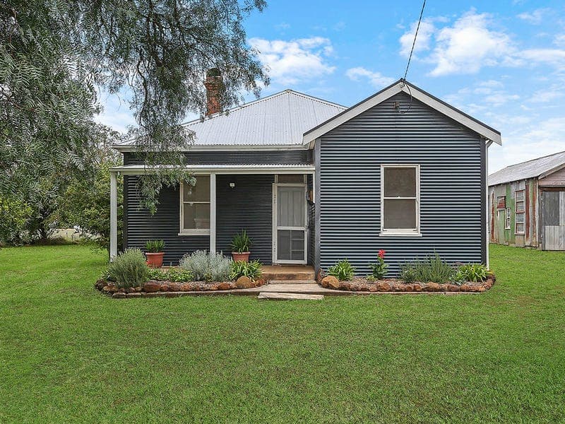 33 Kennas Lane, Glenormiston South