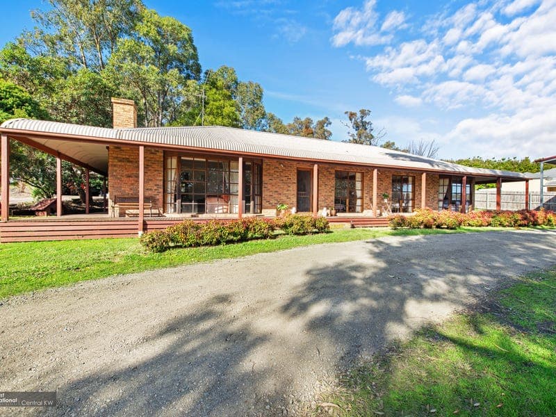 20 Cashmere Dr