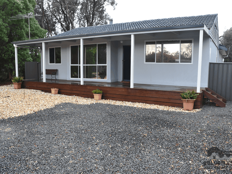 8 Sunburst Avenue, Golden Beach
