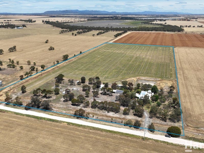 200 Centre Road, Drung