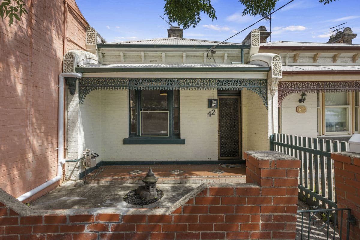 42 Wellington Street
