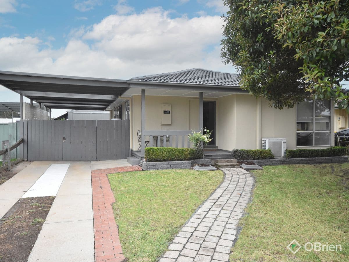 61 CAMERON CRESCENT
