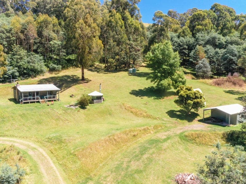 3530 Tatong-Tolmie Road, Archerton