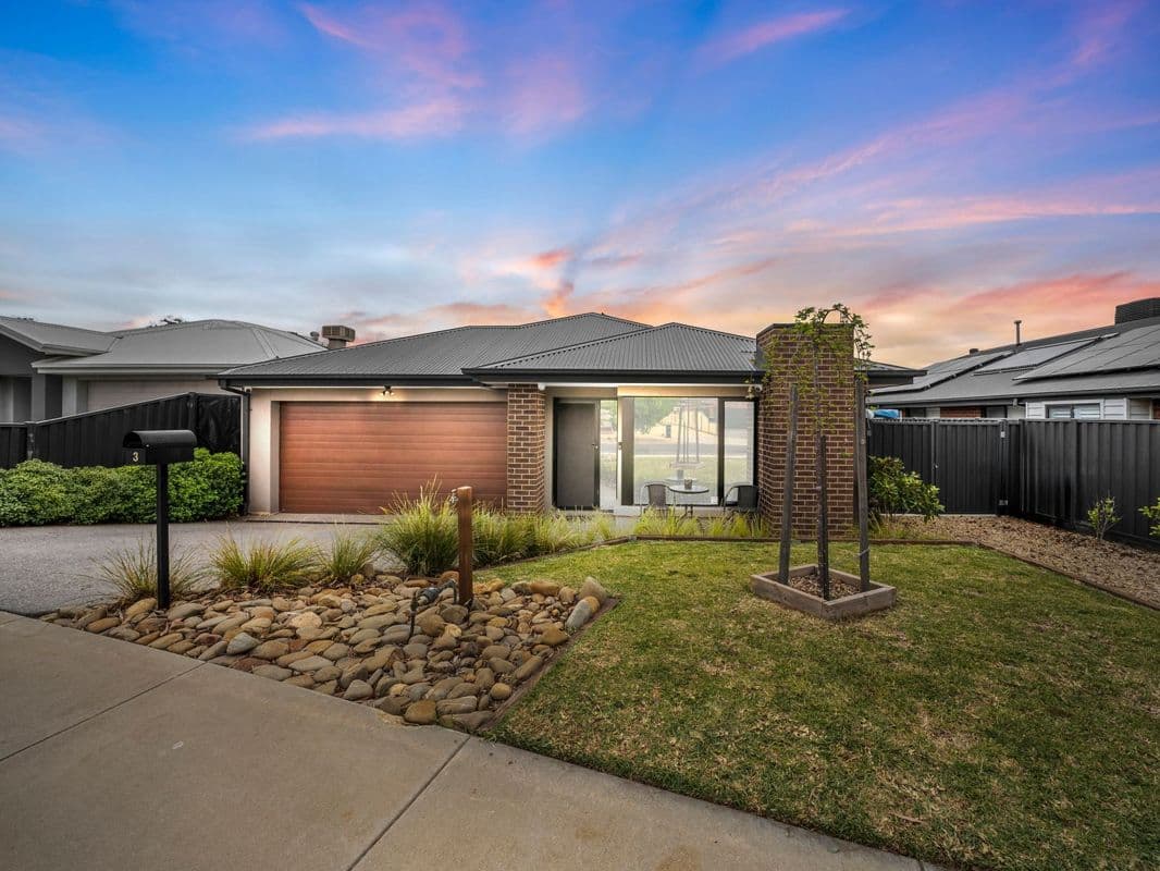 3 Aranar Court