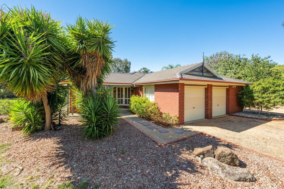 2 Baden Drive
