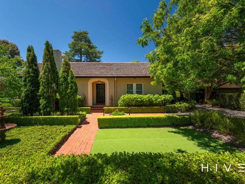 25 Geerilong Gardens, Reid