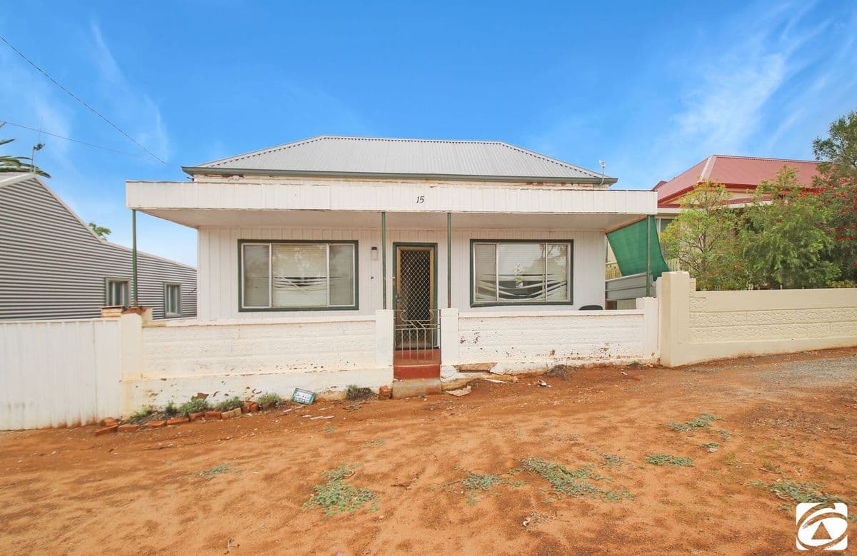 15 Nicholls Street