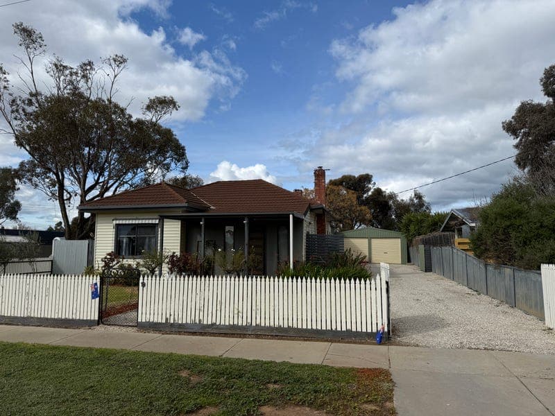 19 Queen Mary Avenue