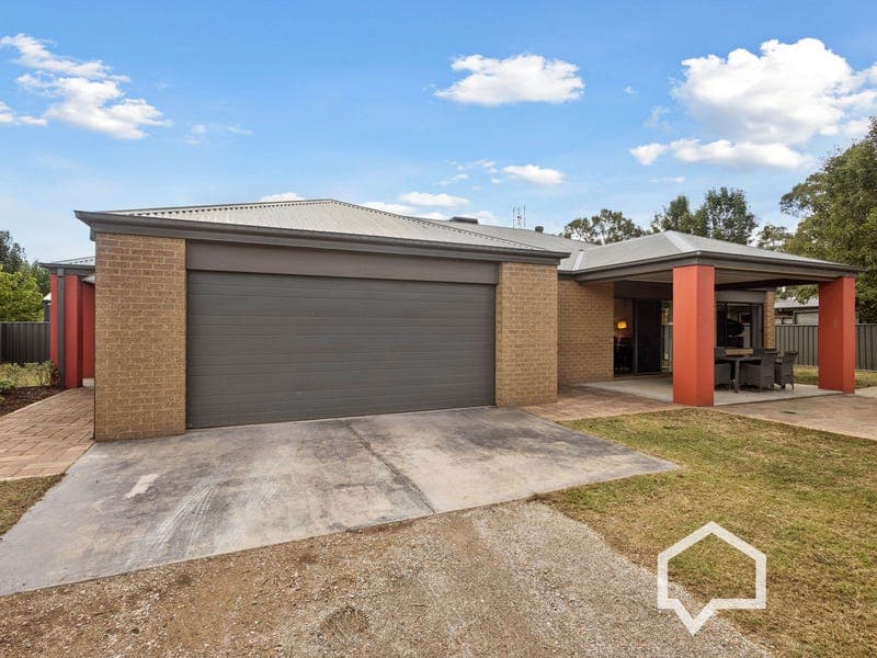 12 Roper Terrace, Epsom