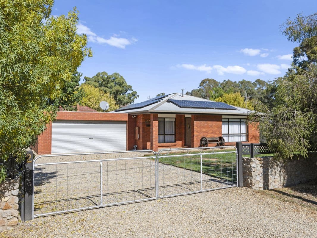 2 McCallum Street
