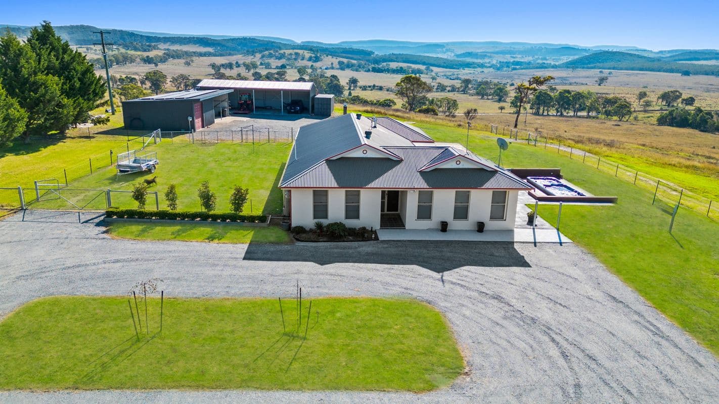 35 Canyonleigh Road