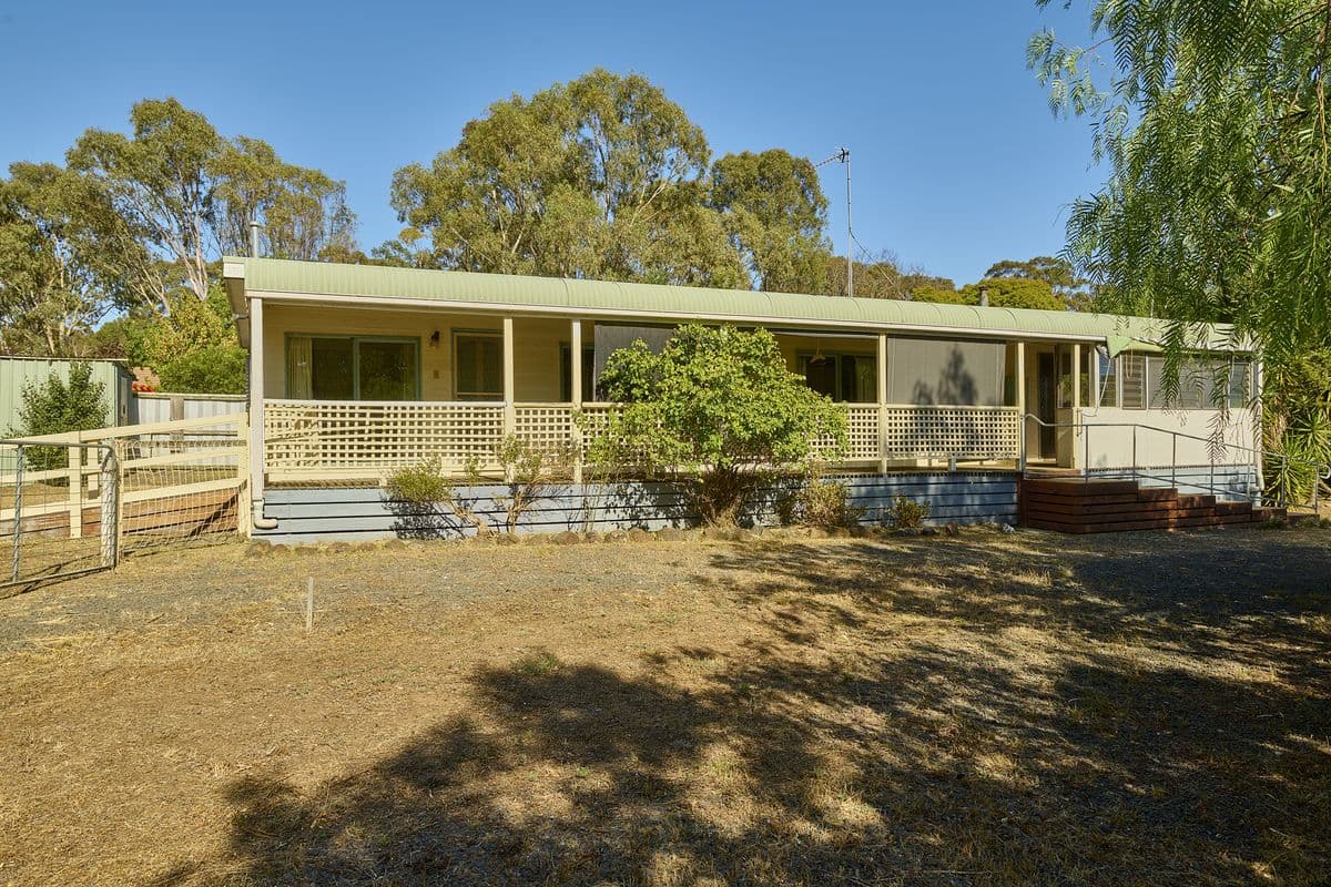 7 Redleaf Close