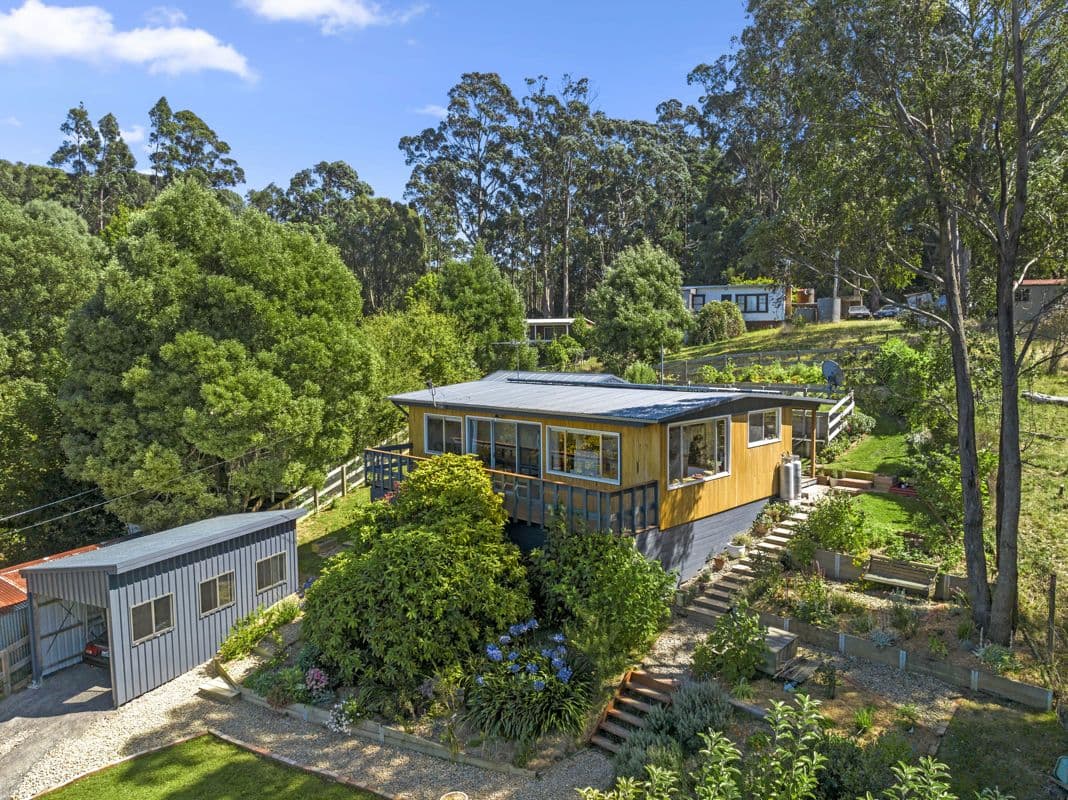 1307 Greendale Trentham Road