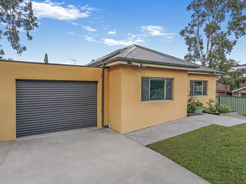 5a Gurney Road, Chester Hill