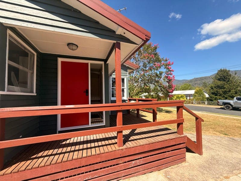 6 Beauty Avenue, Mount Beauty