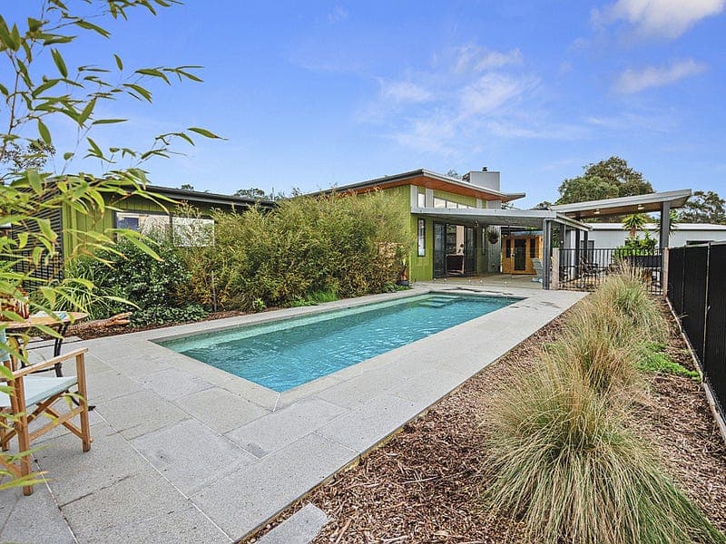 580 Lynnes Road