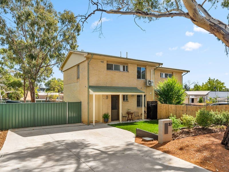 37 Crofts Crescent