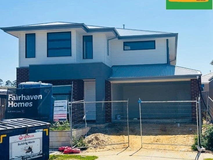12 Hasting Way