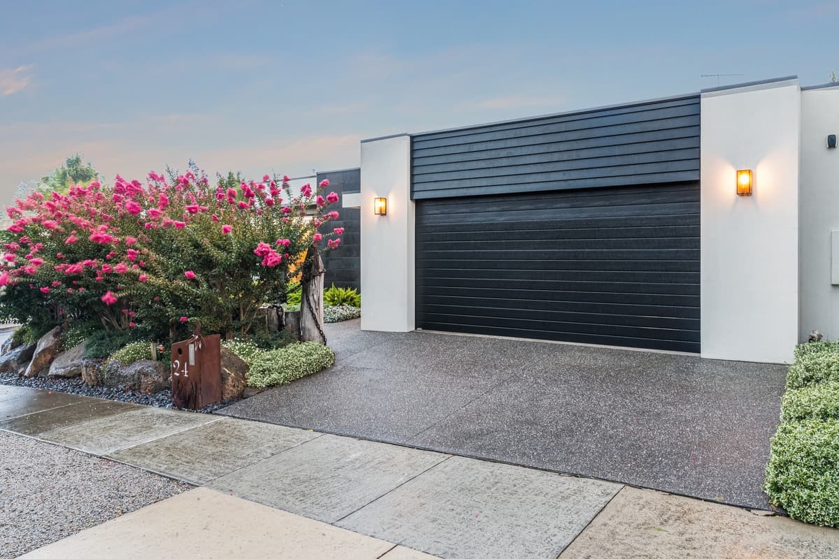 24 DARTMOOR DRIVE