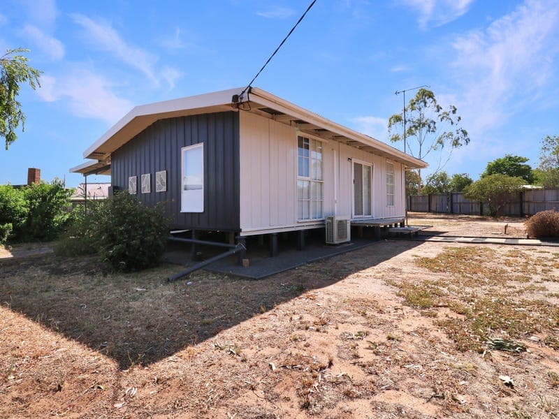48 Nhill Road