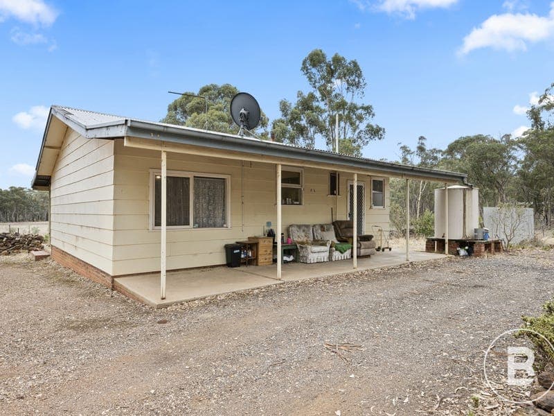 10 Peg Leg Track, Simson