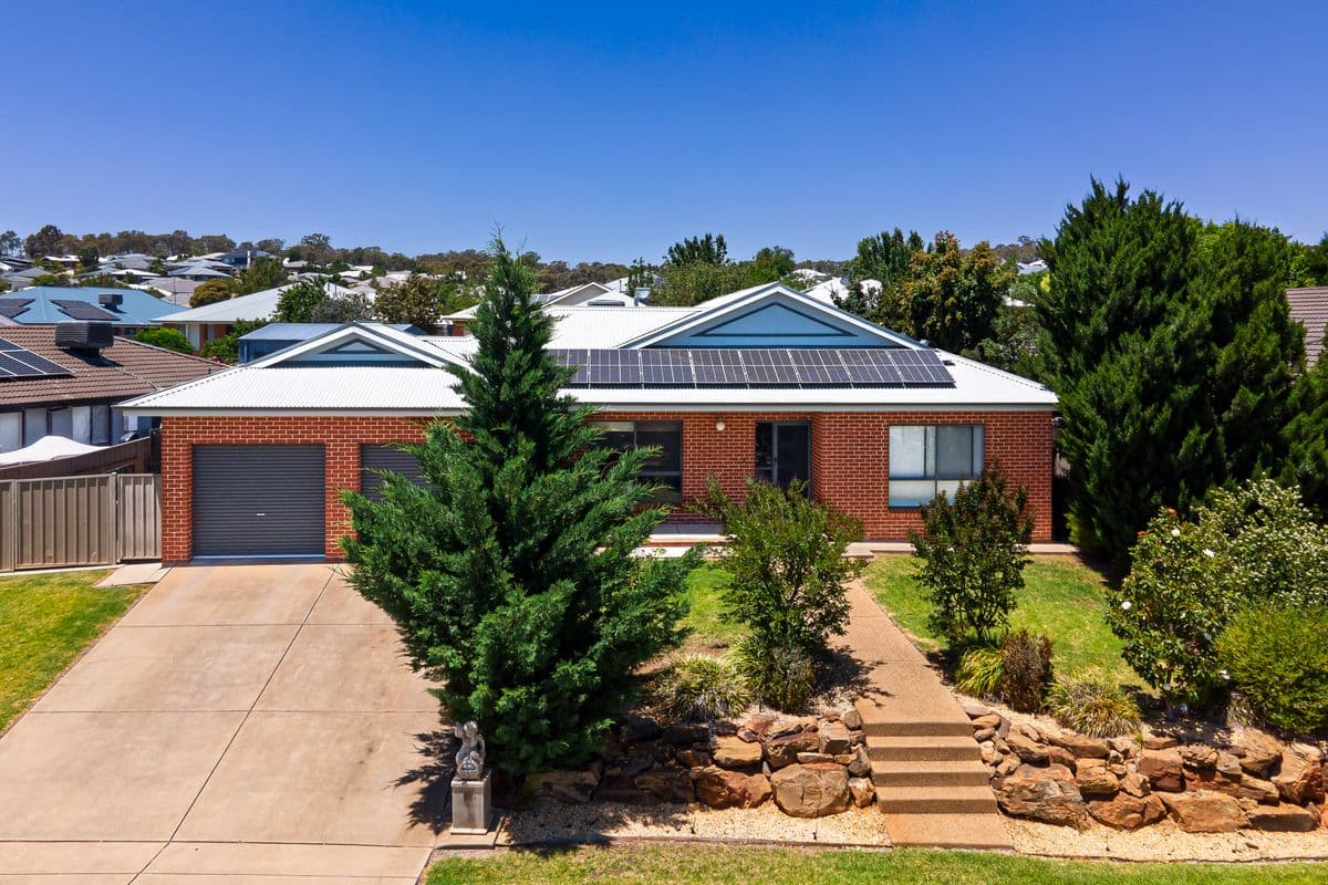 36 Yarrawah Crescent
