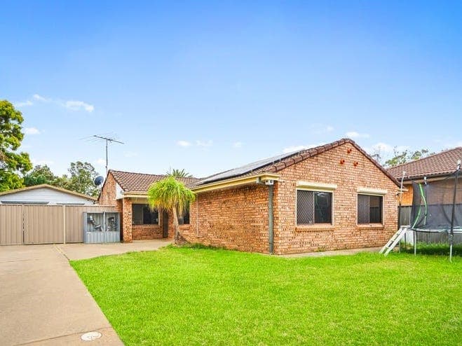 4 Bennett Grove, Bidwill