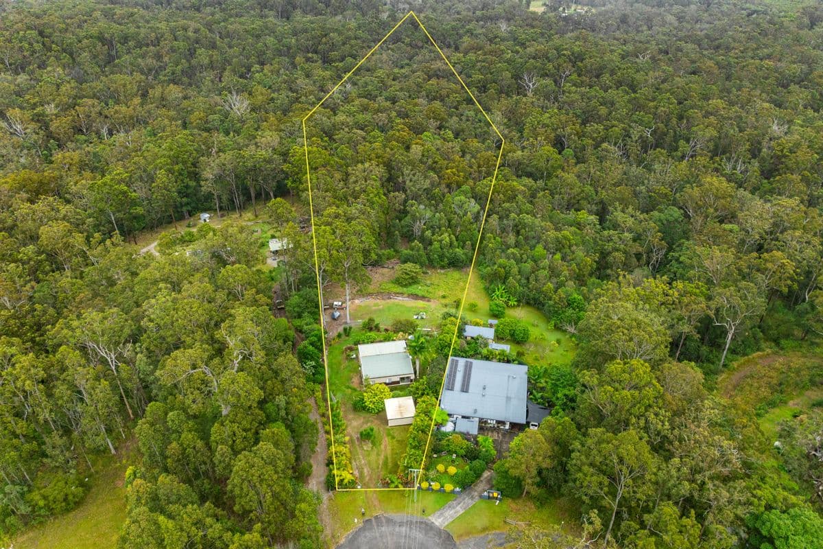 21 Lake View Court