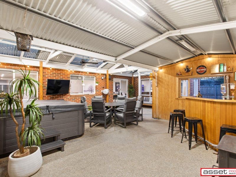 23 Erinka Crescent, Patterson Lakes