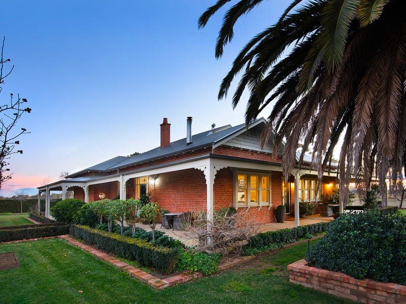 411 Eddington Road, Eddington