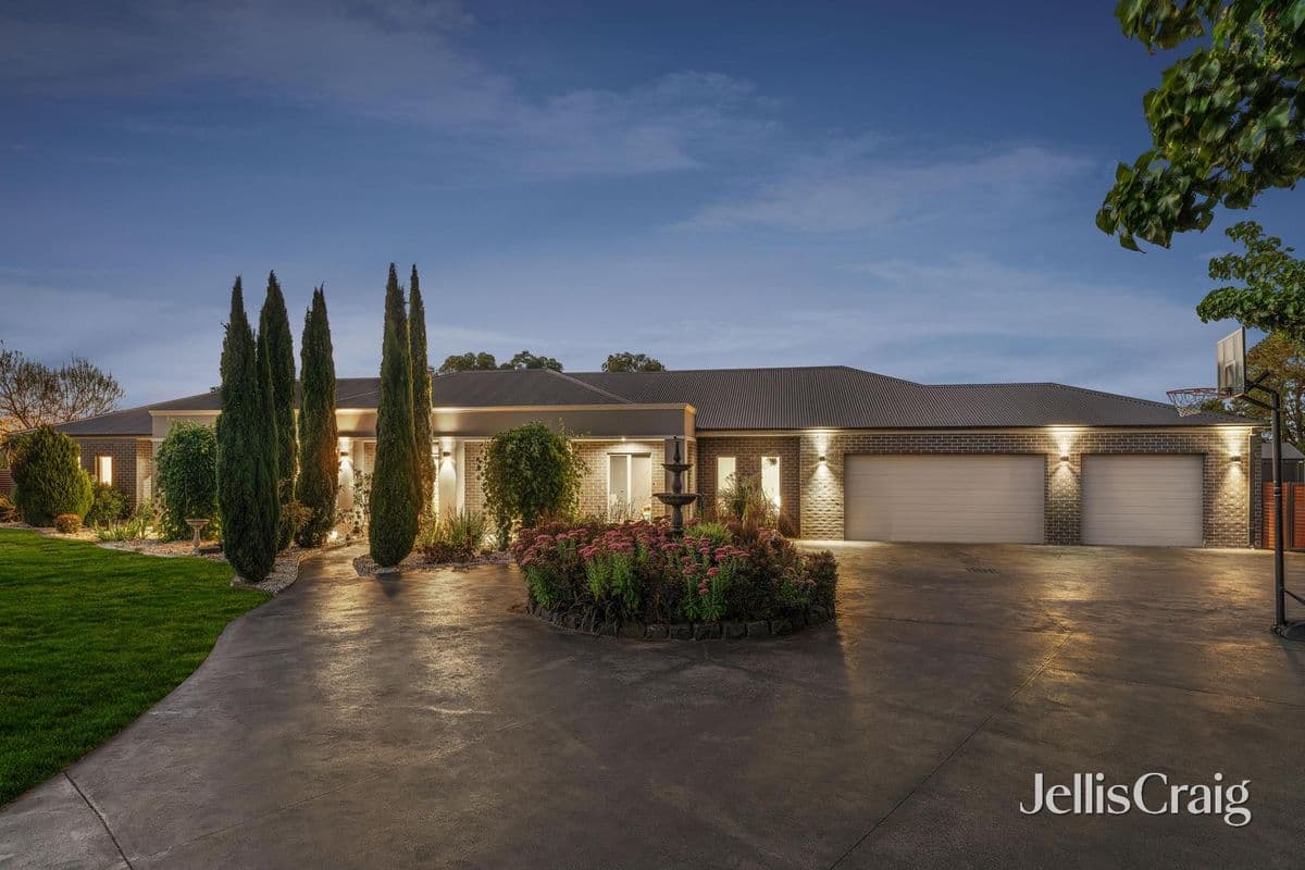 13 Skye Court