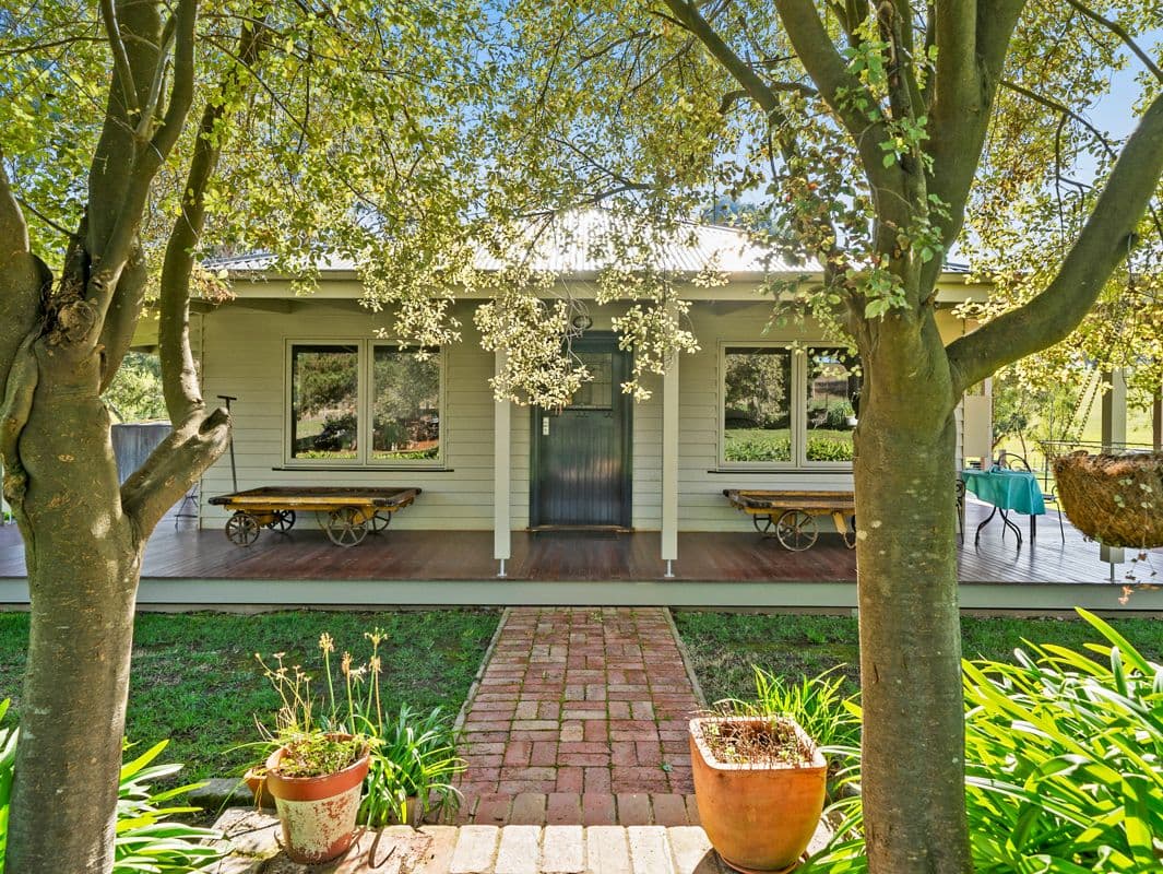 1214 MONKEY GULLY ROAD
